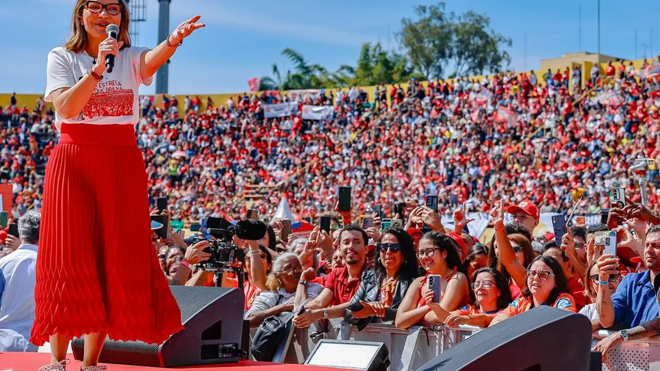 Lula discursa em evento de campanha no Estádio da Vila Euclides, em São Bernardo do Campo