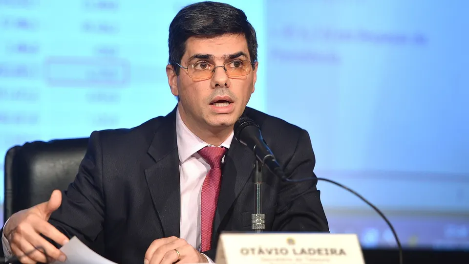 Secretário do Tesouro Nacional interino fala em coletiva sobre o resultado fiscal do governo central