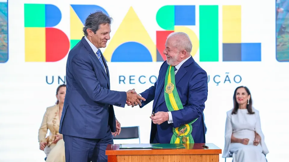 Fernando Haddad discursa durante cerimônia de posse como ministro da Fazenda, em Brasília